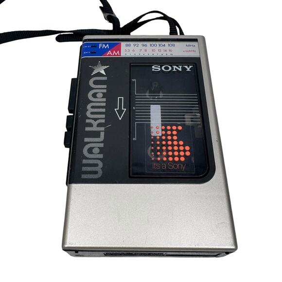 Vintage Sony WM-F8 Walkman FM/AM Cassette Player Stranger Things PARTS OR REPAIR - Picture 2 of 9